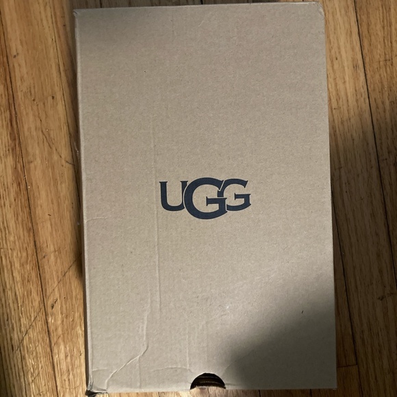 Ugg Tasman Slippers - Picture 5 of 5
